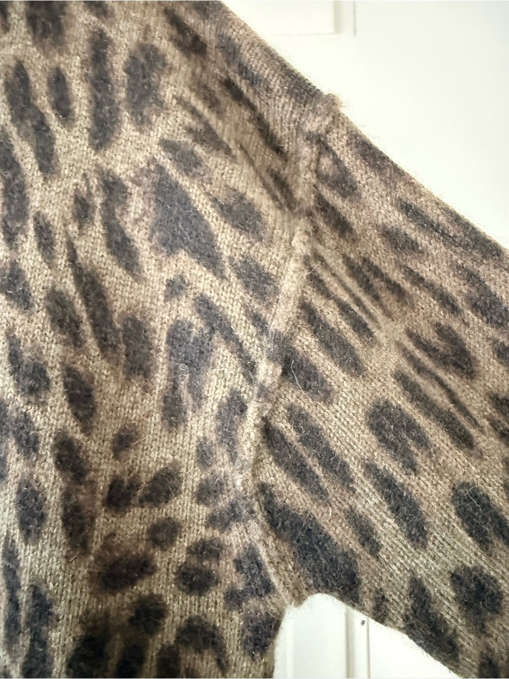Zadig & Voltaire Leopard Print V-Neck Cardigan - Cashmere - S - Picture 4 of 5
